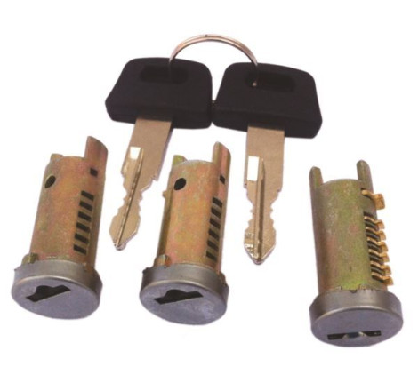 KIT SERRATURA 3 CILINDRETTI 2 CHIAVI COMPATIBILE VESPA PX N.O. 179292 - 1792925